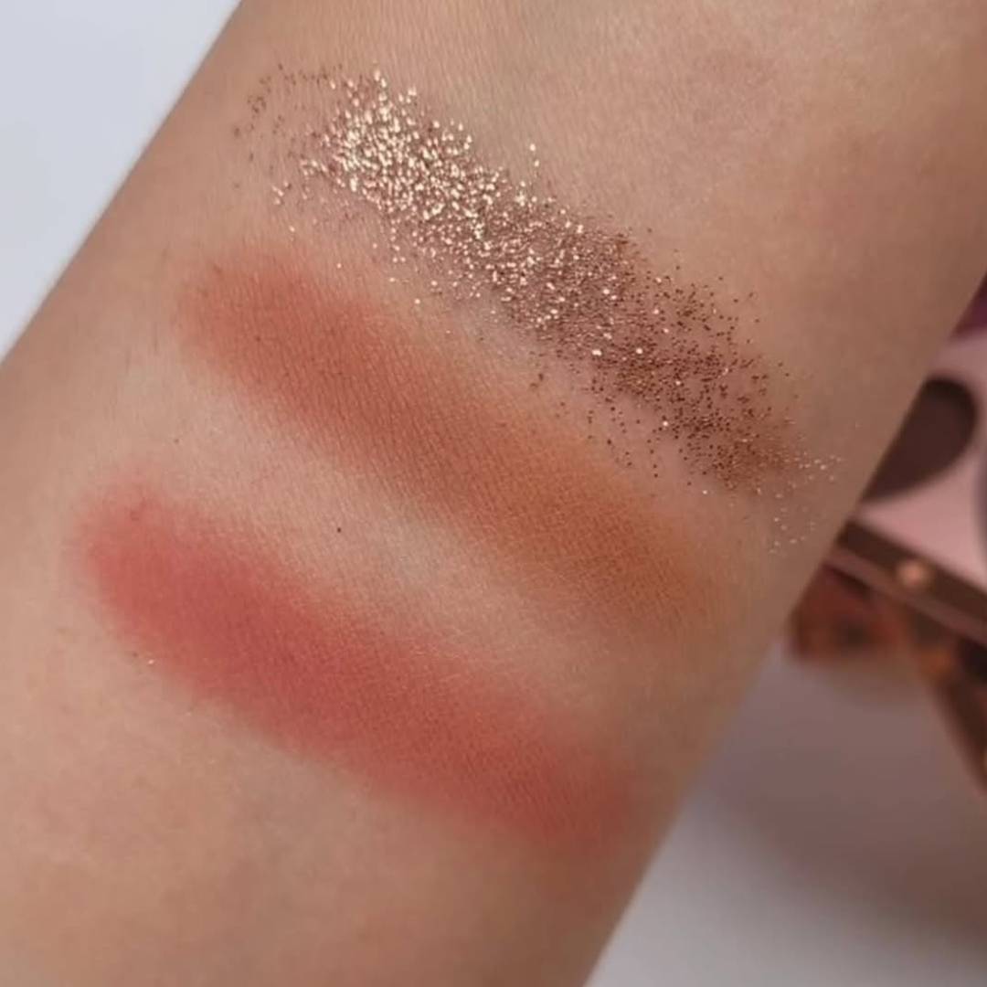 Any Lady Love Every Shade Heart-Shaped 25-Color Eyeshadow Palette